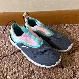 {Speedo}-Size: S (Women’s 5/6)- Blue and Pink Water Shoe